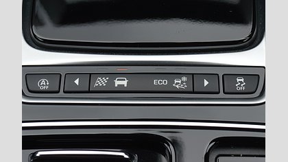 F-Pace 32