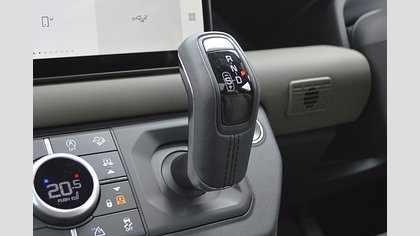 Defender 90 29