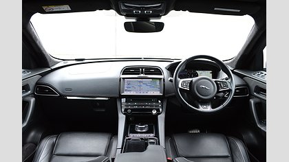 F-Pace 3