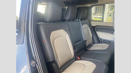 Defender 110 11