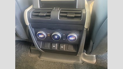 Defender 110 12