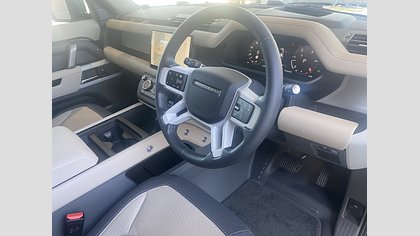 Defender 110 17