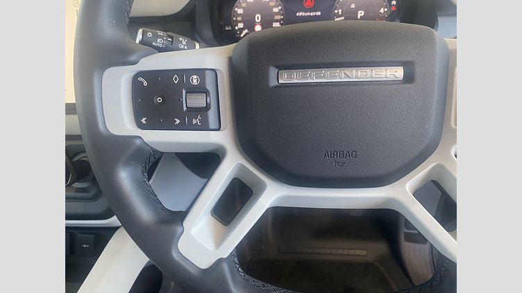 2023 認定中古車 Land Rover Defender 110 サントリーニブラック D300 AWD（AT） X-DYNAMIC HSE