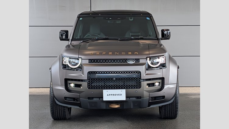 2024 認定中古車 Land Rover Defender 110 シャラントグレイ P635 ガソリンV8マイルドハイブリッド OCTA
