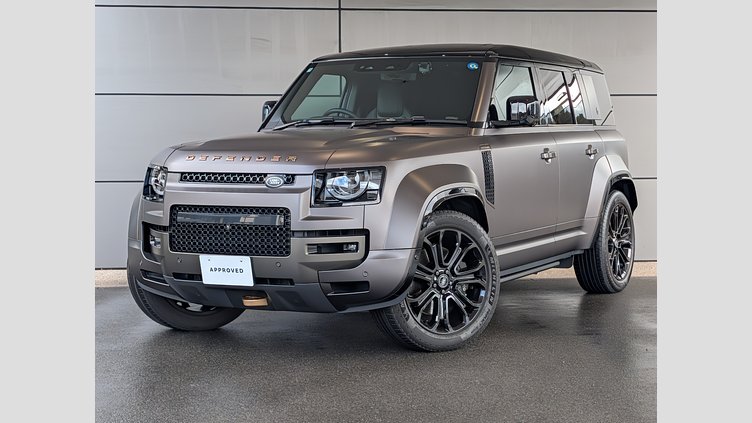 2024 認定中古車 Land Rover Defender 110 シャラントグレイ P635 ガソリンV8マイルドハイブリッド OCTA