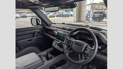 Defender 110 9