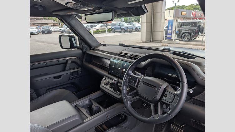 2024 認定中古車 Land Rover Defender 110 シャラントグレイ P635 ガソリンV8マイルドハイブリッド OCTA