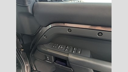 Defender 110 15