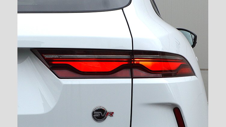 2023 認定中古車 Jaguar F-Pace フジホワイト P550 AWD（オートマチック） SVR