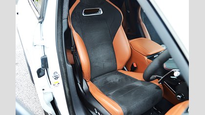 F-Pace 10