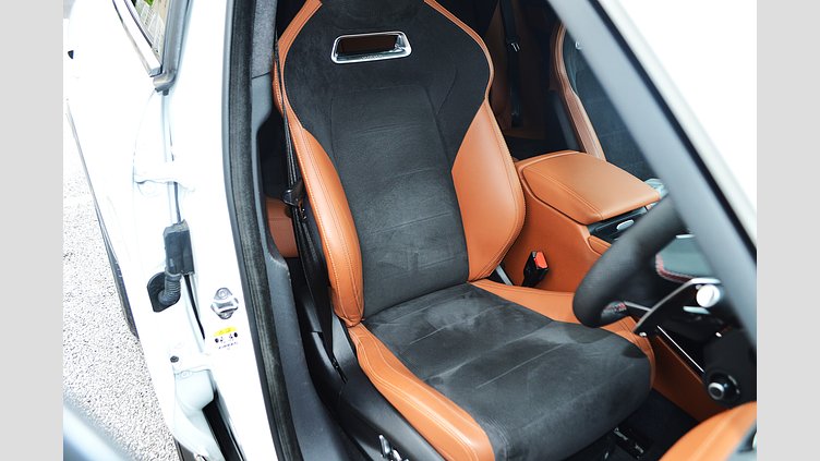 2023 認定中古車 Jaguar F-Pace フジホワイト P550 AWD（オートマチック） SVR