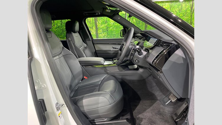 2025 認定中古車 Land Rover Range Rover Sport オストゥーニパールホワイト D300マイルドハイブリッド スタンダードホイールベース Dynamic SE