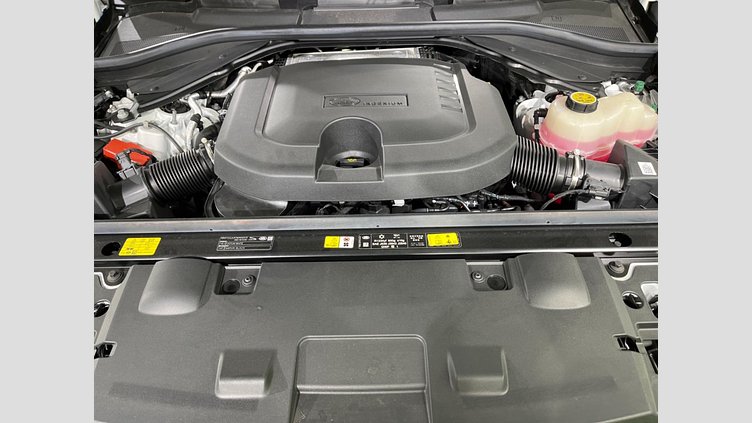 2025 認定中古車 Land Rover Range Rover Sport オストゥーニパールホワイト D300マイルドハイブリッド スタンダードホイールベース Dynamic SE