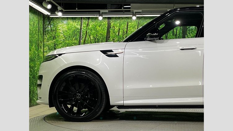 2025 認定中古車 Land Rover Range Rover Sport オストゥーニパールホワイト D300マイルドハイブリッド スタンダードホイールベース Dynamic SE