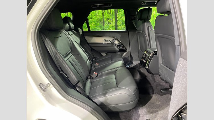 2025 認定中古車 Land Rover Range Rover Sport オストゥーニパールホワイト D300マイルドハイブリッド スタンダードホイールベース Dynamic SE