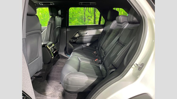 2025 認定中古車 Land Rover Range Rover Sport オストゥーニパールホワイト D300マイルドハイブリッド スタンダードホイールベース Dynamic SE
