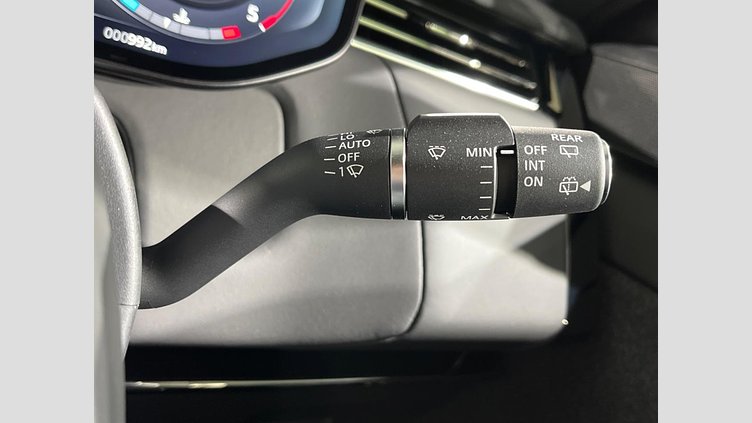 2025 認定中古車 Land Rover Range Rover Sport オストゥーニパールホワイト D300マイルドハイブリッド スタンダードホイールベース Dynamic SE