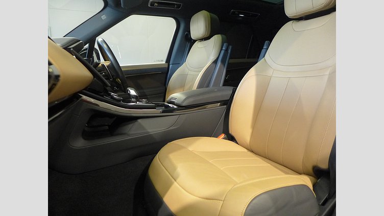 2023 認定中古車 Land Rover Range Rover Sport アイガーグレイ 3.0リッター6気筒300PSターボチャージドディーゼルMHEV（オートマチック） DYNAMIC SE　（D300）