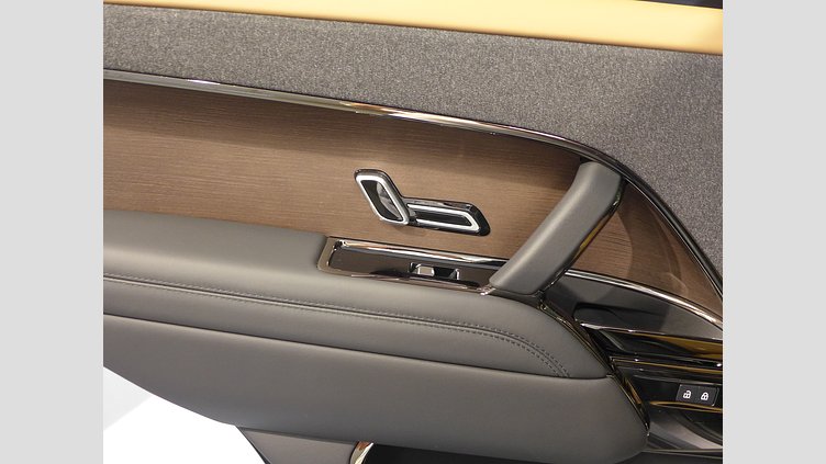 2023 認定中古車 Land Rover Range Rover Sport アイガーグレイ 3.0リッター6気筒300PSターボチャージドディーゼルMHEV（オートマチック） DYNAMIC SE　（D300）
