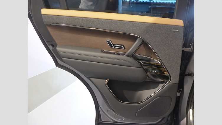2023 認定中古車 Land Rover Range Rover Sport アイガーグレイ 3.0リッター6気筒300PSターボチャージドディーゼルMHEV（オートマチック） DYNAMIC SE　（D300）