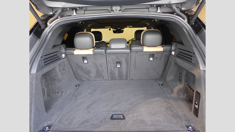 2023 認定中古車 Land Rover Range Rover Sport アイガーグレイ 3.0リッター6気筒300PSターボチャージドディーゼルMHEV（オートマチック） DYNAMIC SE　（D300）