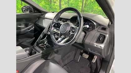 E-Pace 31