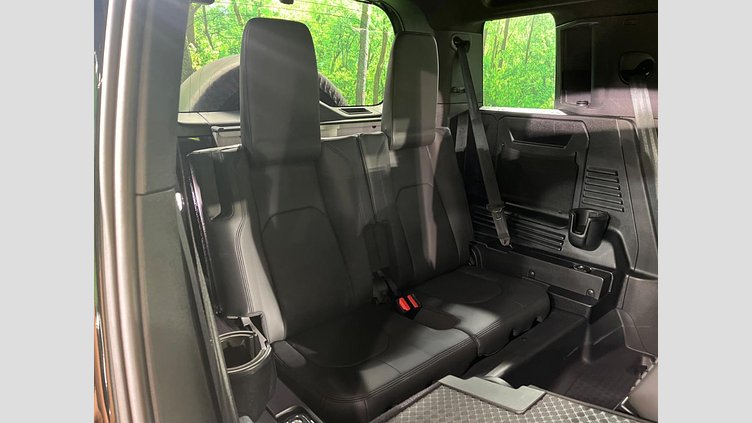 2023 認定中古車 Land Rover Defender 110 Santorini Black 3.0 litre i6D​ X-DYNAMIC HSE