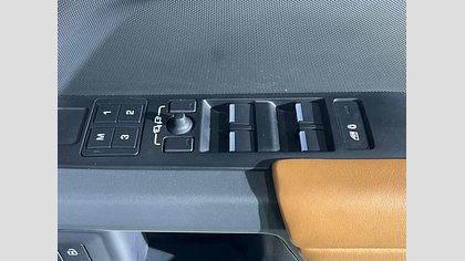 Defender 110 19