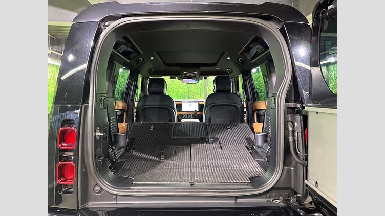 2023 認定中古車 Land Rover Defender 110 Santorini Black 3.0 litre i6D​ X-DYNAMIC HSE
