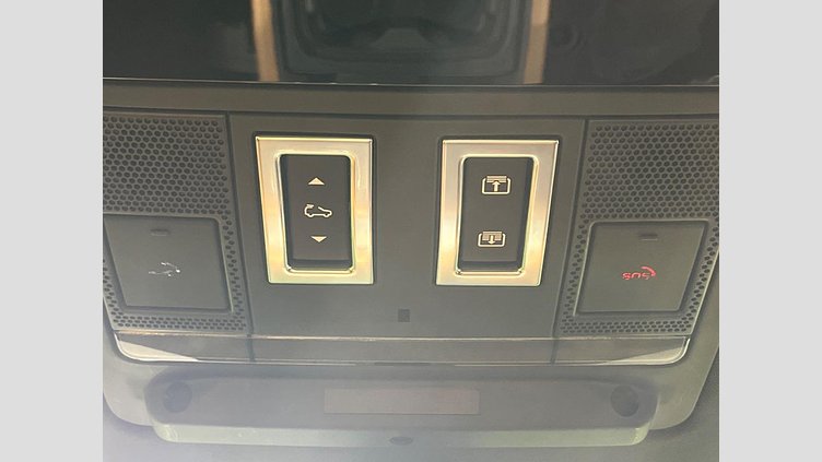 2023 認定中古車 Land Rover Defender 110 Santorini Black 3.0 litre i6D​ X-DYNAMIC HSE