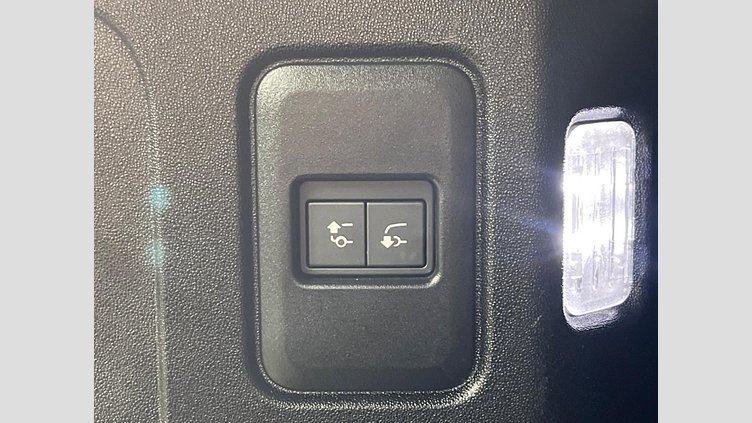 2023 認定中古車 Land Rover Defender 110 Santorini Black 3.0 litre i6D​ X-DYNAMIC HSE