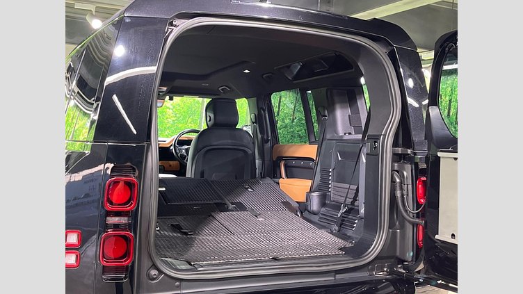 2023 認定中古車 Land Rover Defender 110 Santorini Black 3.0 litre i6D​ X-DYNAMIC HSE