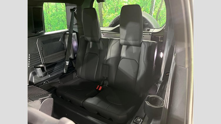 2023 認定中古車 Land Rover Defender 110 Santorini Black 3.0 litre i6D​ X-DYNAMIC HSE