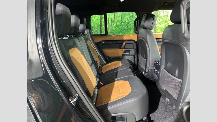 2023 認定中古車 Land Rover Defender 110 Santorini Black 3.0 litre i6D​ X-DYNAMIC HSE