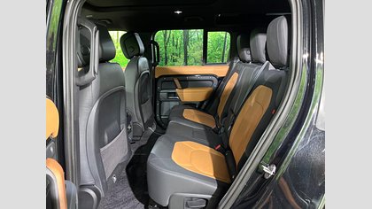 Defender 110 4