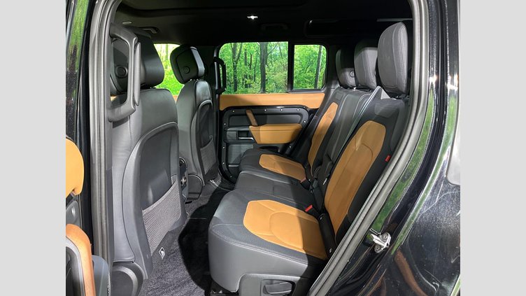 2023 認定中古車 Land Rover Defender 110 Santorini Black 3.0 litre i6D​ X-DYNAMIC HSE