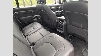 Defender 110 21