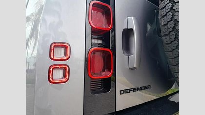 Defender 110 4