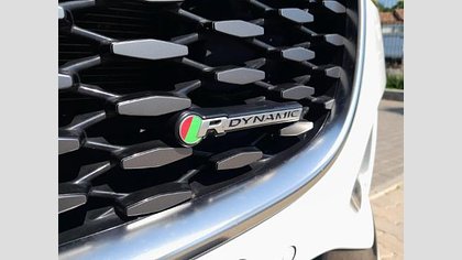 F-Pace 11