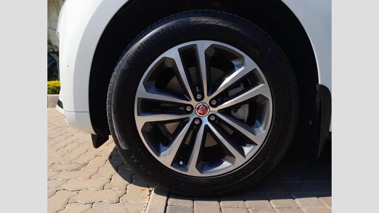 2023 Approved Jaguar F-Pace Fuji White AUTOMATIC D200 R DYNAMIC SE