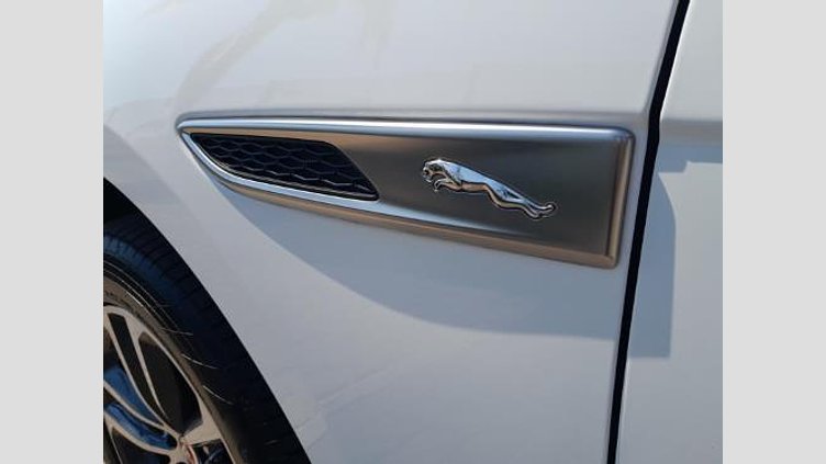 2023 Approved Jaguar F-Pace Fuji White AUTOMATIC D200 R DYNAMIC SE