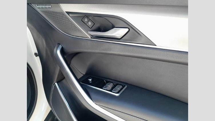 2023 Approved Jaguar F-Pace Fuji White AUTOMATIC D200 R DYNAMIC SE