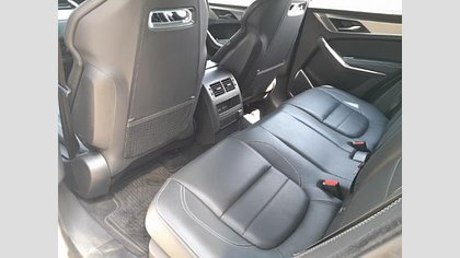 F-Pace 17