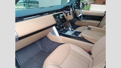 Range Rover 15