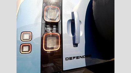 Defender 110 11