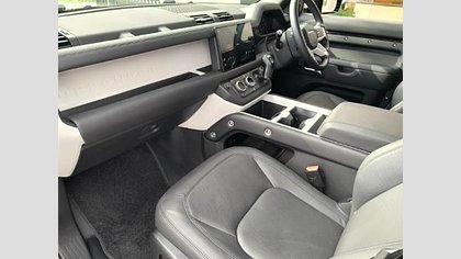 Defender 110 8