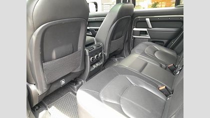 Defender 110 19