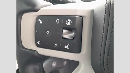 Defender 110 9