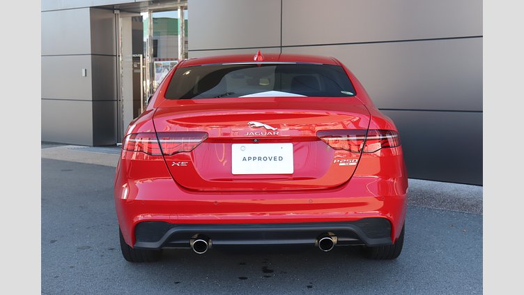 2019 認定中古車 Jaguar XE カルデラレッド P250 RWD AUTOMATIC 4 door Saloon SE