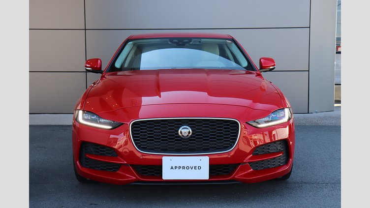 2019 認定中古車 Jaguar XE カルデラレッド P250 RWD AUTOMATIC 4 door Saloon SE
